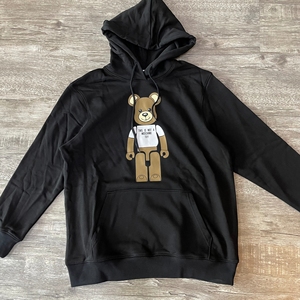 全新 粉丝福利,数量有限moschino澳门限定暴力熊连帽