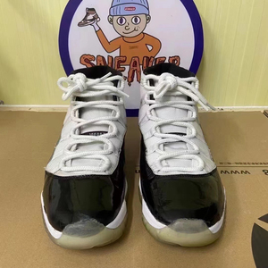 aj11 康扣2018年版 45码 氧化鞋头划痕 有褶皱 成