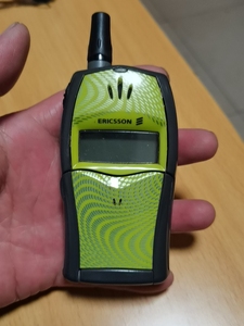 爱立信经典翻盖老手机,型号t20sc,成色见图,国行机,无拆