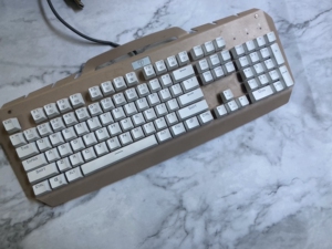 机械键盘et i700幽灵之刃游戏机械键盘