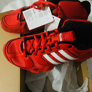正品德国阿迪达斯击剑鞋 伦敦奥运会红色款 鞋码(41半码)