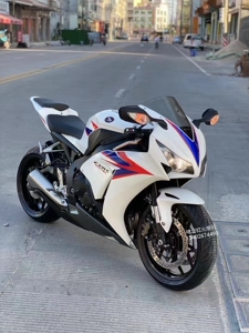 000人付款淘宝新到14年本田cbr1000,欧版带芯片防盗