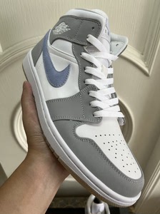 闲置aj1mid冰蓝小dior42码全新未使用,配原鞋盒,一