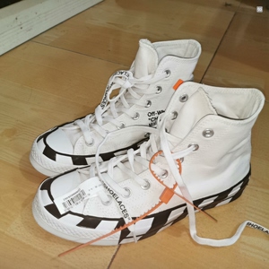 ow 联名匡威,九成新,无盒39码,ow扣还在,成色可以说很