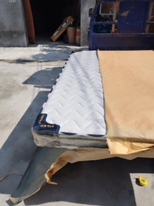 全新    海马兰冠床垫,长2米,宽1.35米,附近送货上门