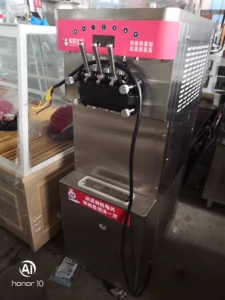 蜜雪冰城冰淇淋机用了一年很新三相电还有果糖机水吧台制冰机