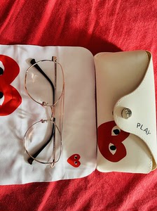 play眼镜框,几乎全新,镜片区下来了,可以随意配镜片