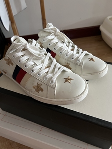 gucci踩跟小白鞋刺绣小蜜蜂五角星 40码有盒 九新成色如
