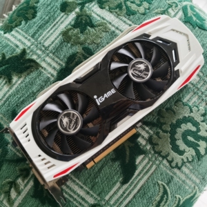 七彩虹烈焰战神gtx660显卡 带一键超频按钮