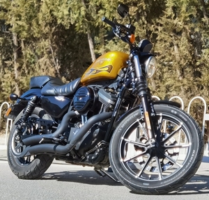 哈雷883n现车一台,16年上牌,改装vh排气 糖果漆油箱