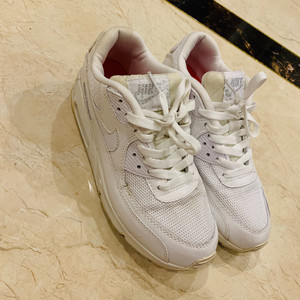 nike air max90女鞋新款跑步鞋 运动鞋科技:飞线