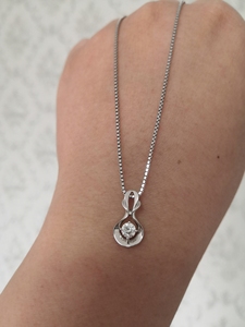 000人付款淘宝98新的周大福tmark黑卡偏爱 18k三色金30分钻石项链xx