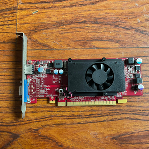 联想拆机微星gt620-半g亮机显卡,全高档板.成色如图,实