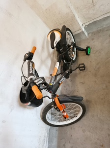 贝贝高牌儿童自行车，前轮没气了，可能要换内胎。莆田市区只限自