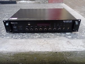 定压广播功放机一台 型号 qax-3000/130e