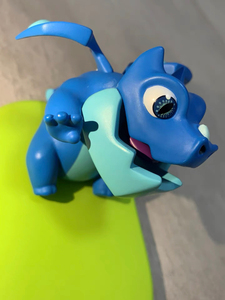 皇室战争部落冲突手办飞龙宝宝雷电飞龙手机支架