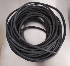 库存国标YZ3*2.5橡套电缆剩下22米，上海胜华电缆厂新昕