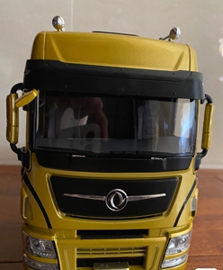 东风天龙旗舰版1:24 牵引车 天龙拖头 工程车 卡车模型