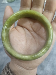 000人付款淘宝信宜南玉手镯,岫玉手镯,捡漏的来,完美,这买下来不会