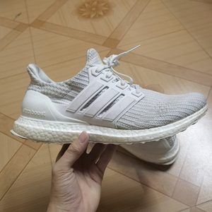 adidas ultra boost 4.0 纯白  44码