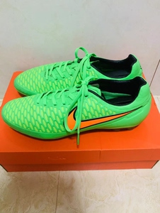 正品耐克鬼牌1次顶级ag钉足球鞋,码数:43码,成色还可以