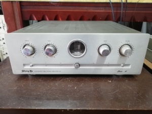 声雅a10前胆后石发烧功放机,品相如图,上家一手自用,220