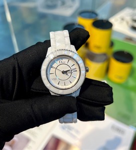 迪奥viii系列 白陶瓷 女士石英腕表 表径:33lovenever_cici29800