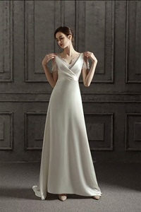名澜轻礼服户外婚纱缎面白色法式婚纱，搭配4米蕾丝重工头纱婚礼