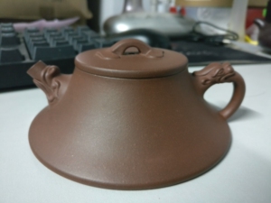 国工唐志平紫砂壶:如意龙瓢.泥料:原矿底槽清.薄胎.金奖作品