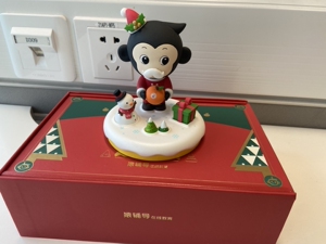 小猿系列手办,99新,加上包装礼盒58包邮