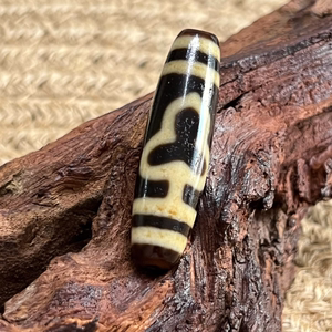 台湾建成菩提两眼天珠牙黄天珠全新包邮