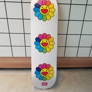 村上隆太阳花滑板