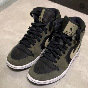 nikeaj橄榄绿