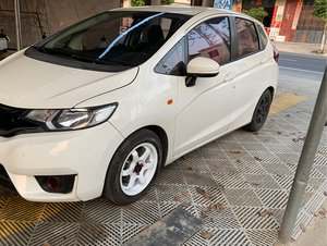 出一个飞度gk5自用天丞te37轮毂,白色,15寸,中心圈5