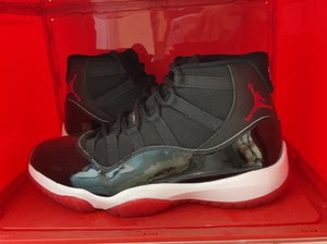 aj11黑红康扣 43的 没穿几次 鞋垫logo齐全 没盒子