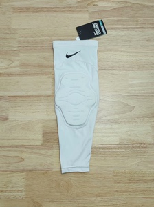 耐克NikePro篮球防撞蜂窝运动护臂