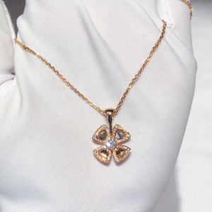 全7815宝格丽 玫瑰金fiorever 咏绽系列 四叶草项链