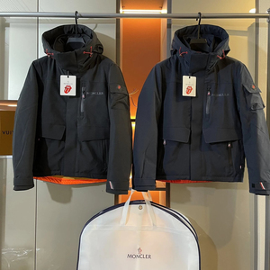 奢潮蒙口moncler 全新闲置联名藤原浩限定款滚石大舌头