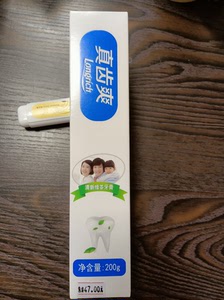隆力奇(真齿爽-清新绿茶牙膏)全新未开封,净含量200g一支