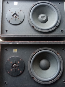 akai雅佳ak100音箱高音低音喇叭两套,两个音箱壳子都坏