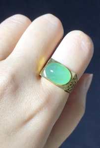 18k冰阳绿翡翠蛋面男戒指