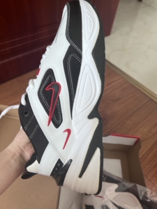 nike m2k黑红全新44码,给男朋友买的他不穿一直放着