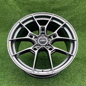 &nbsp;戴卡17寸rays g025轮毂复刻版koko轮毂避刹车轻