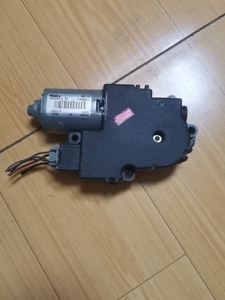 宝骏730天窗电机