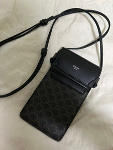 celine赛琳老花凯旋门手机包 澳门专柜4600入 只试背