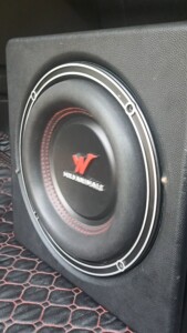 出售自用德国野兽10寸低音炮,双音圈低音下潜深有力,只要功放