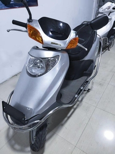 现货五羊本田喜悦小公主100cc 二手踏板车一千多公里 九九