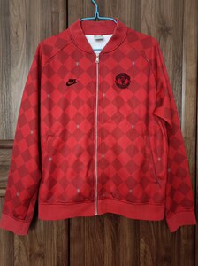 00同款货源yy红日jj淘宝出全新nike耐克l码曼联足球外套0