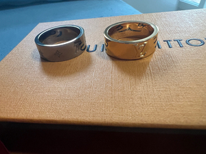 lv情侣对戒 戒指 全新 无任何使用痕迹 包装齐全 专柜购买