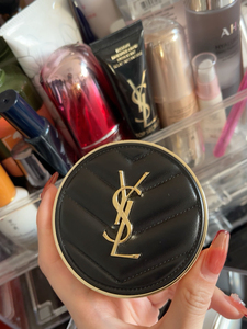 ysl 黑色小羊皮气垫盒 送个芯 余量不多